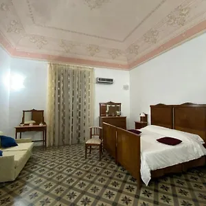  Hotel apartamentowy Crispi Włochy